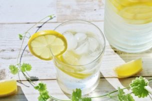 レモン水の効果とは！飲むだけで美容・健康・ダイエット効果