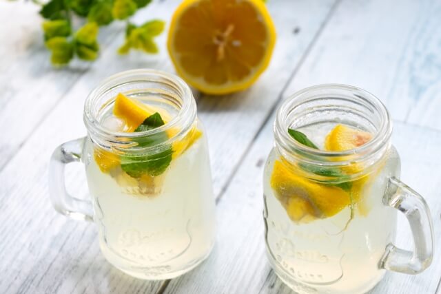 レモン水をいつ飲んだら良いのか？
